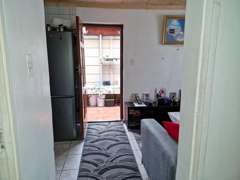 2 Bedroom Property for Sale in Lavender Hill Western Cape